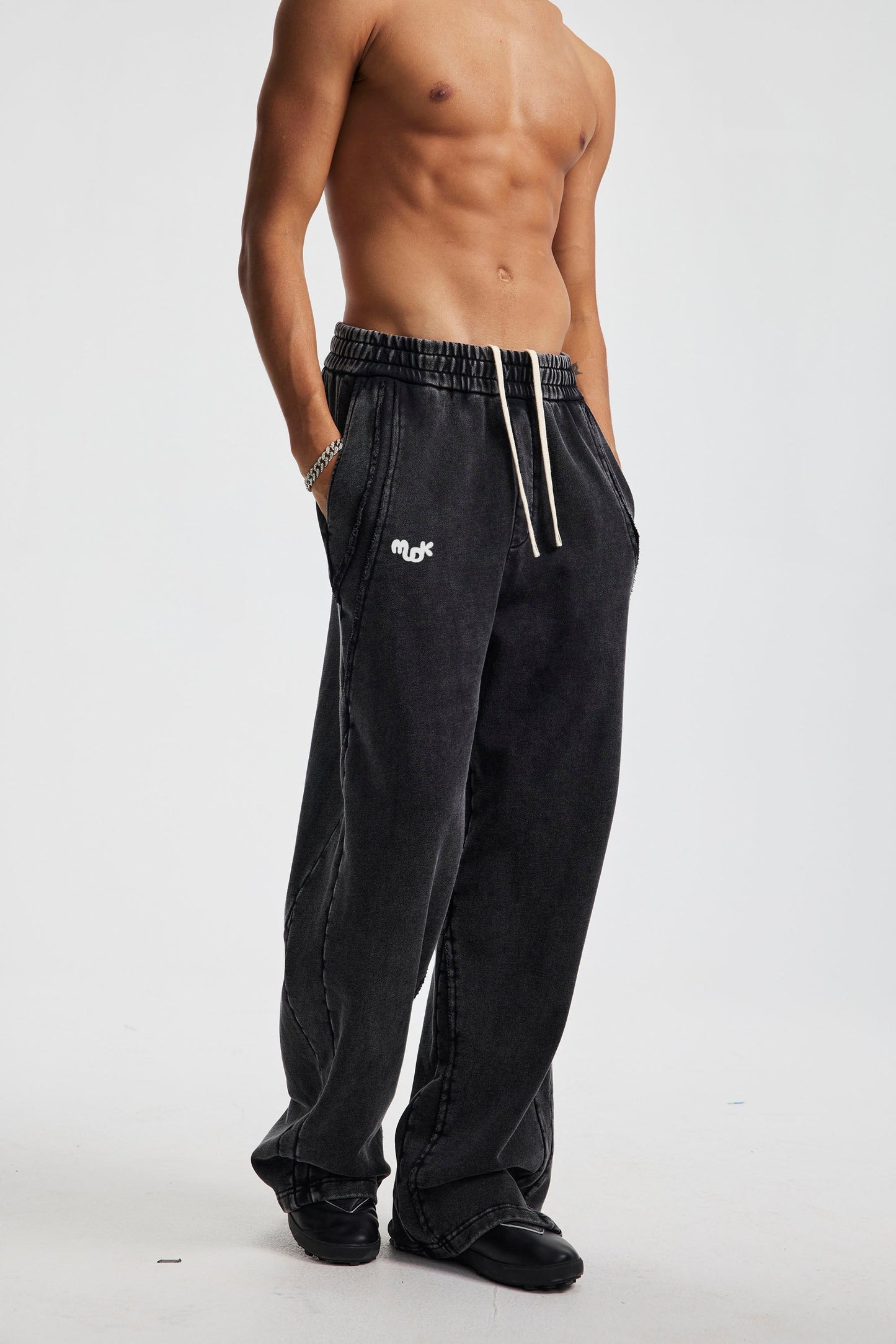 NEBULA Loose-hem Trousers Black MUDIK - Stand out. Stay true.